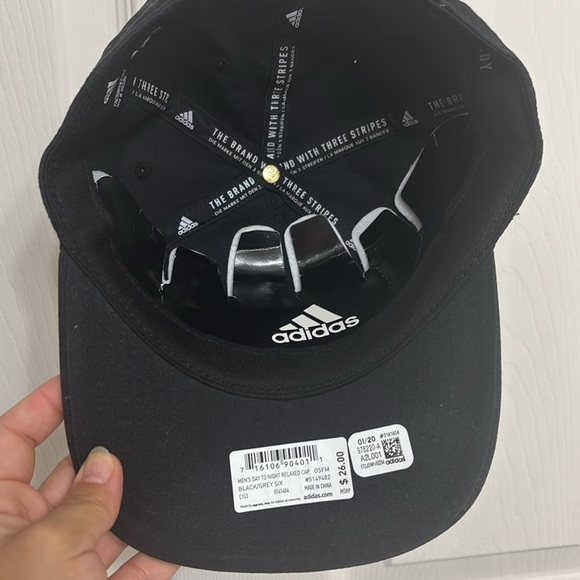 NWT black Adidas cap - Picture 4 of 4